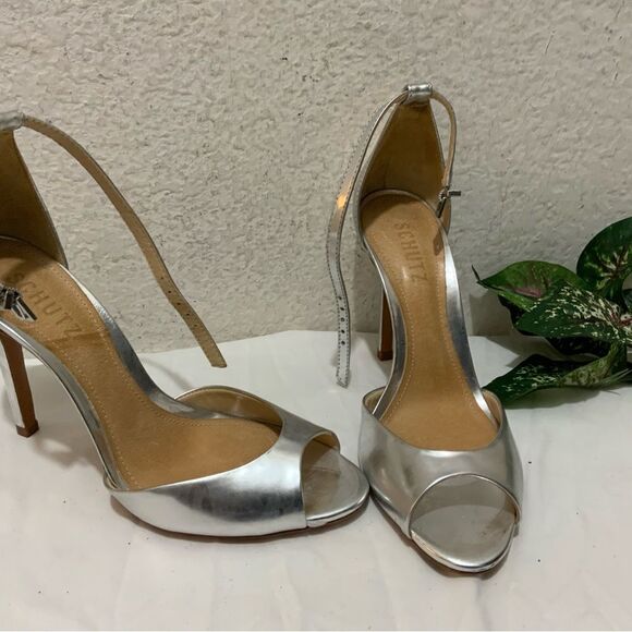 Schutz Saasha Lee Metallic Leather Open Toe Ankle Strap Heels Silver Size 7 - Picture 2 of 16
